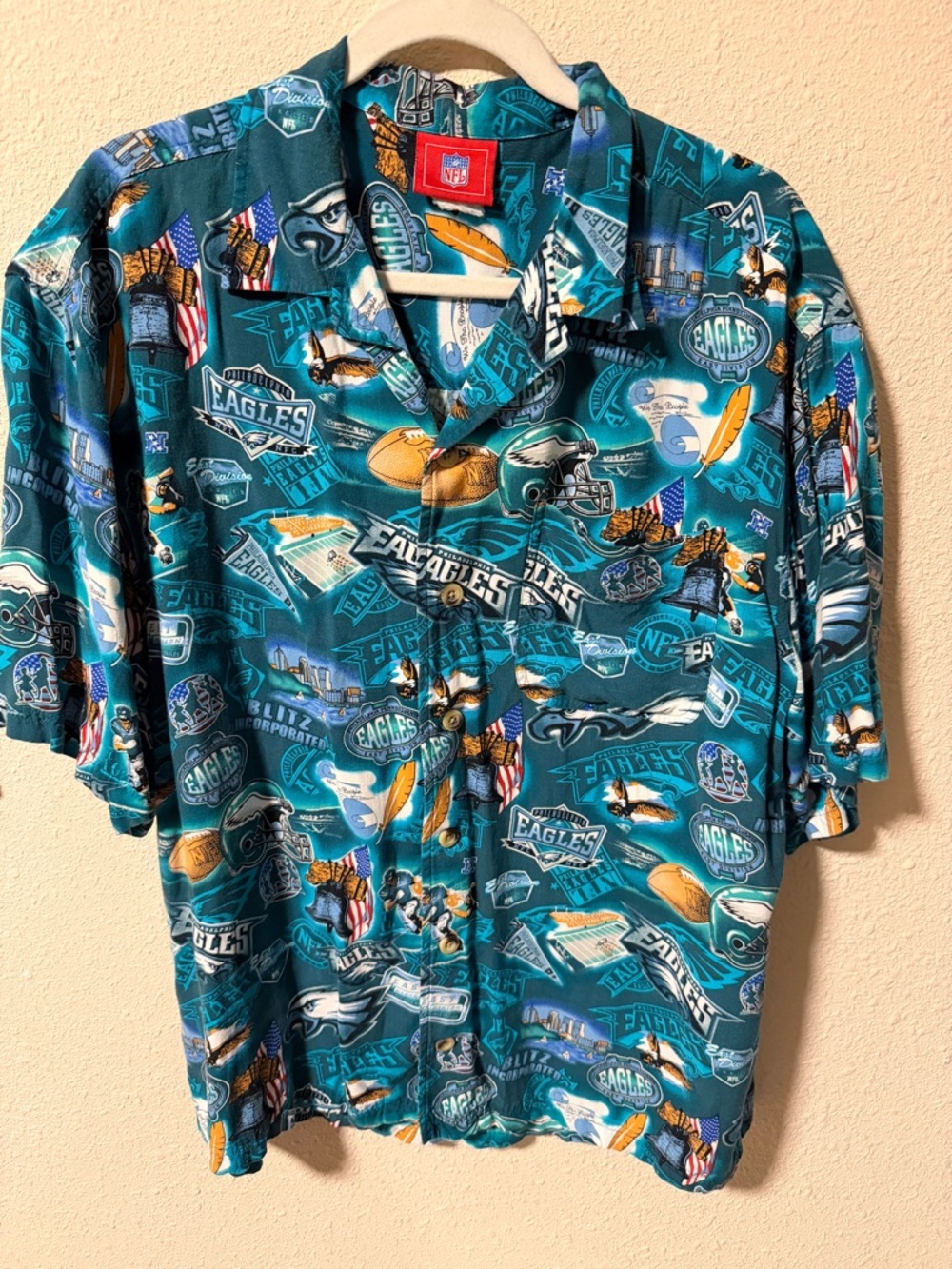Vintage Philadelphia Eagles All Over Print Button Up Shirt NFL Sz L/XL (No Tag)